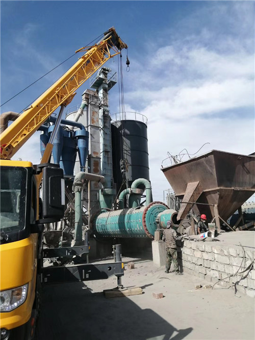 东川区设备搬运等各类工程项目中，吊车起着关键作用