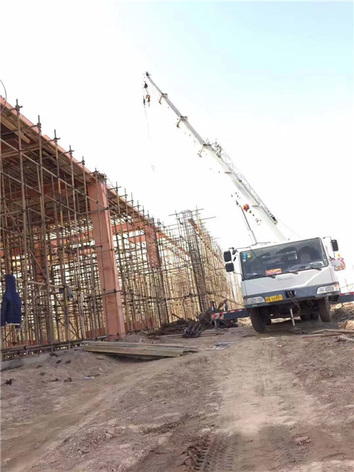 东川区吊车作业的安全注意事项有哪些？