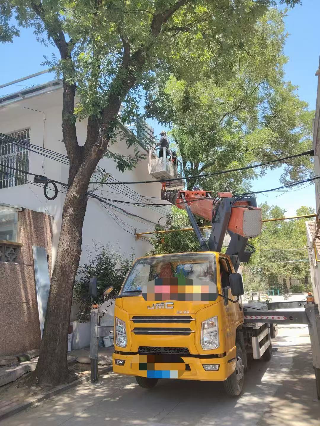 东川区高空作业车能吊装重物吗？最大承载多少公斤？